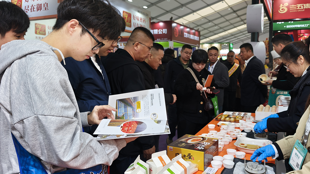 江苏天成蛋业携“纯净配方”溏心蛋亮相2025良之隆食材展，健康理念引爆行业关注